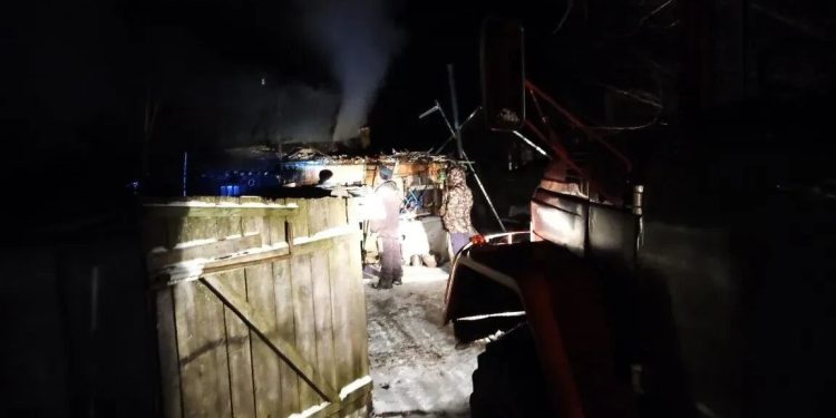 В Сараевском районе сгорели баня и сарай с курицами