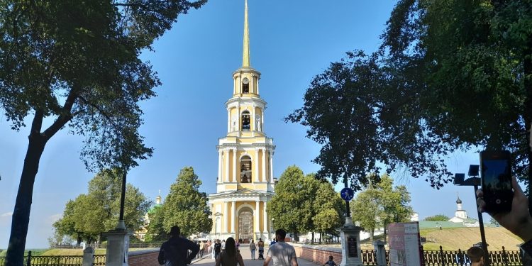 Мэрия Рязани опубликовала афишу мероприятий "Лето в городе" за июль Мэрия Рязани опубликовала афишу мероприятий «Лето в городе» за июль