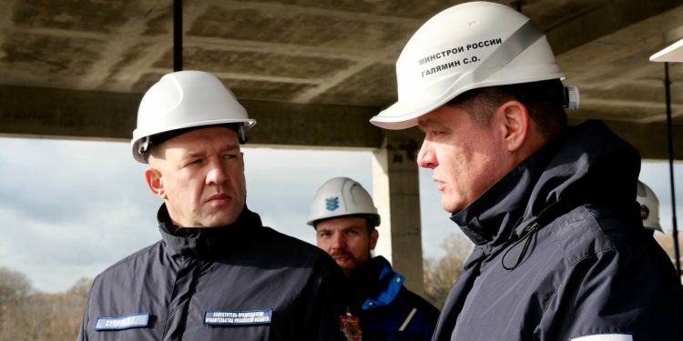 Сергей Галямин проверил ход строительства флагманской школы для одаренных детей в Рязани