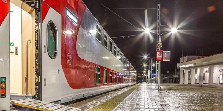 Поезд, проезжающий в Челябинск через Рязань, станет двухэтажным Поезд, проезжающий в Челябинск через Рязань, станет двухэтажным