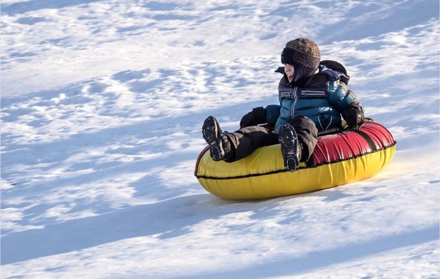 В больницы Рязани после катания на тюбингах обратились 16 детей
