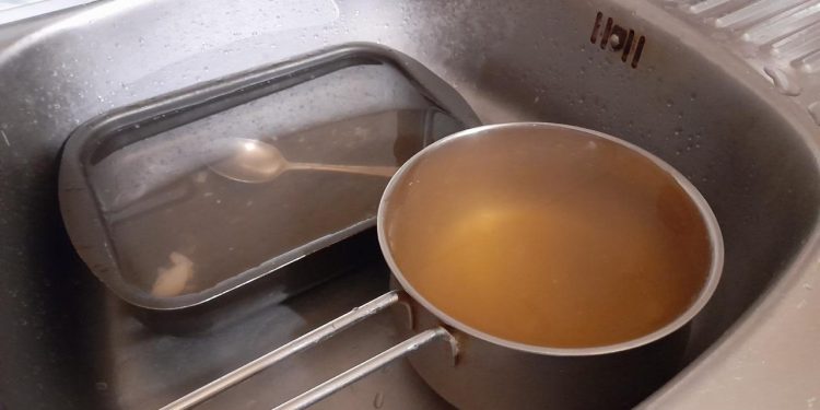 Жители рязанского Новомичуринска снова пожаловались на грязную воду, которая течет из кранов