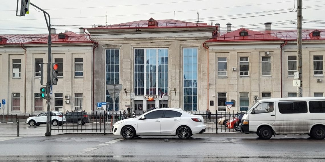 Около железнодорожного вокзала «Рязань-1» женщину насмерть сбил поезд