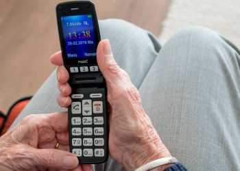 Пожилые рязанцы смогут получить помощь по телефону