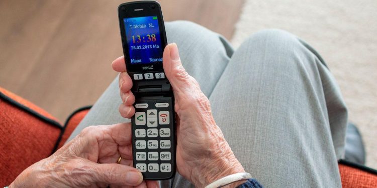 Пожилые рязанцы смогут получить помощь по телефону Пожилые рязанцы смогут получить помощь по телефону