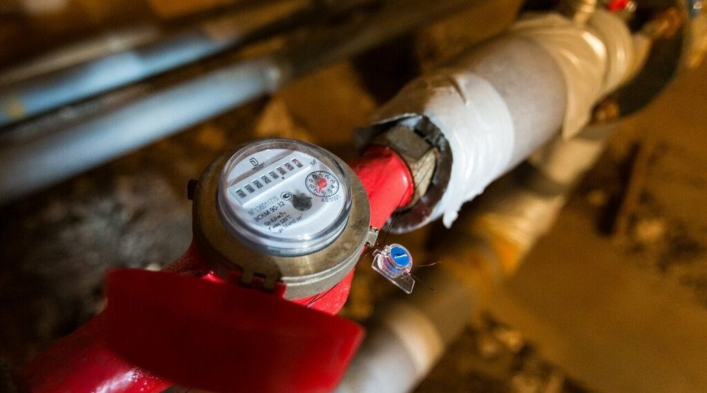 Поверка счетчиков воды: установка и замена квартирных и общедомовых приборов учета