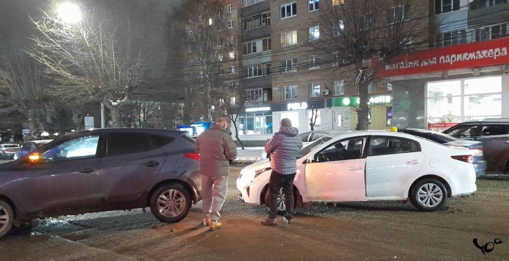 В центре Рязани образовалась пробка из-за ДТП