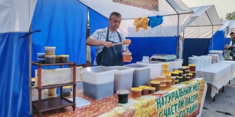 На рязанских ярмарках выходного дня купили 5,5 тонны мяса и 4 тонны молока