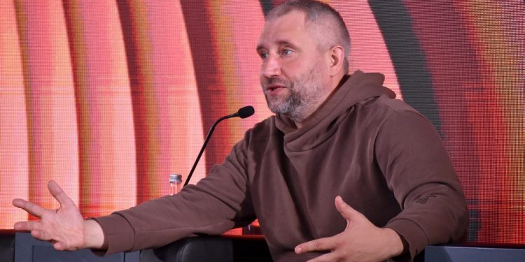 Режиссер Юрий Быков поделился своим мнением относительно нынешнего кинематографа