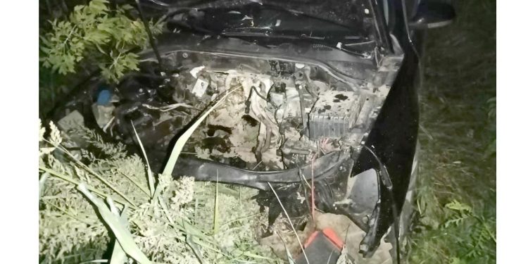 В рязанских Сараях водитель не справился с управлением «Volkswagen» и врезался в столб