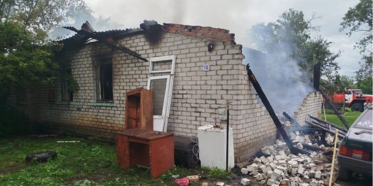 В Пронском районе семья с тремя детьми после пожара осталась без крыши над головой