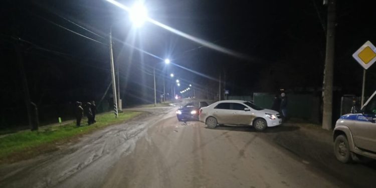 В рязанских Сараях 25-летний водитель на ВАЗ устроил ДТП