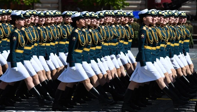 Призыв в армию может ждать и представительниц прекрасного пола