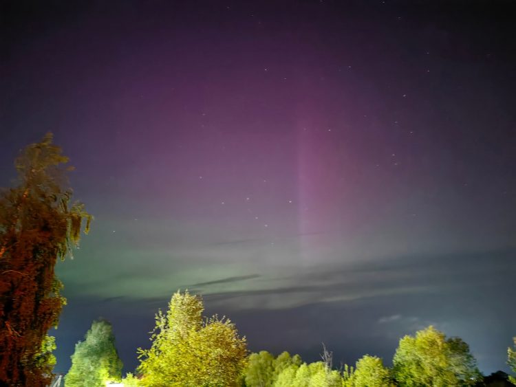 Рязанцы поделились яркими снимками северного сияния