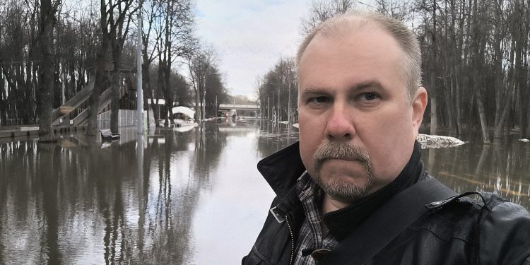 Под колесами электрички погиб известный рязанский журналист Владимир Фролов